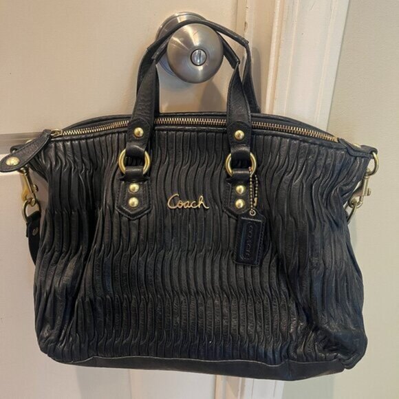 Vintage Coach Ashley Gathered Raspberry Black Leather Satchel Shoulder Bag - Picture 2 of 4